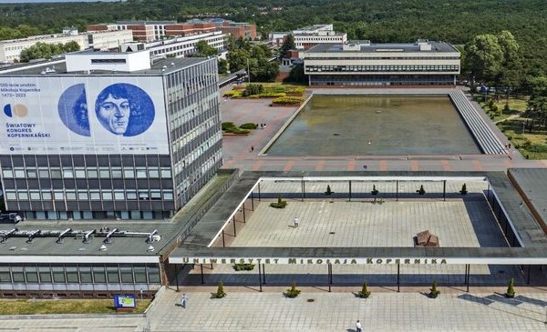 Czy basen zostanie napełniony wodą przed Piernikaliami?