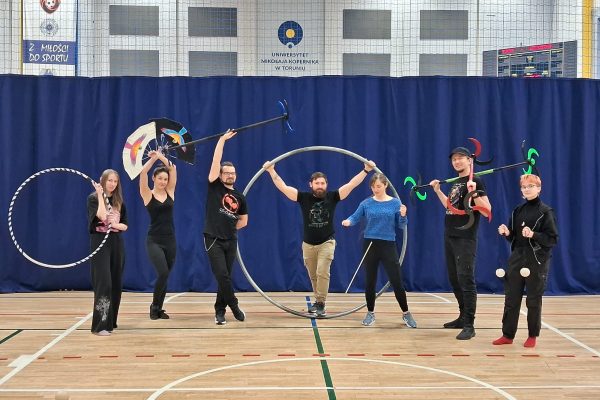 Żonglerka między zajęciami – Studenckie Koło Żonglerskie UMK