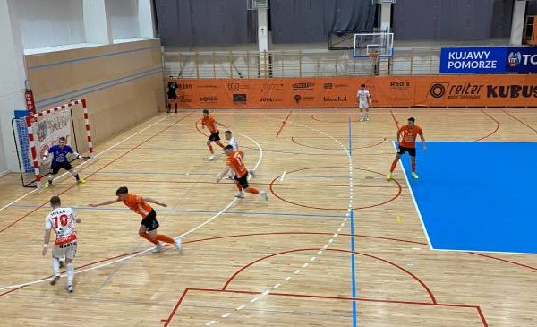 Wysoka porażka FC Toruń